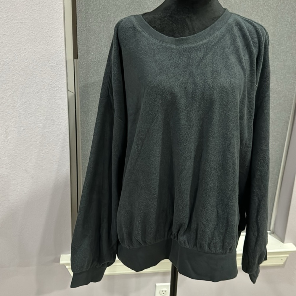Pullover sweater